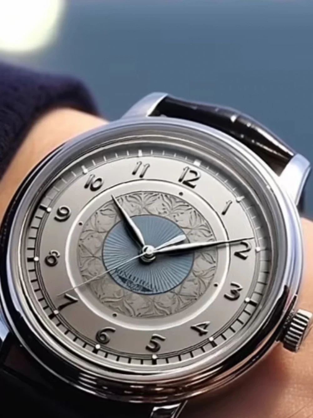 New Exquisite Elegant Men’s Watch Minimalist Cool Fashion Quartz Watch
